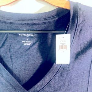 Banana Republic tee